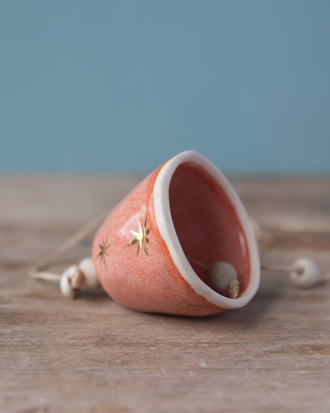 GOLD STAR BELL - WHITE CLAY - PEACH GLAZE