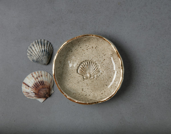 SCALLOP BOWL - SANDY CLAY