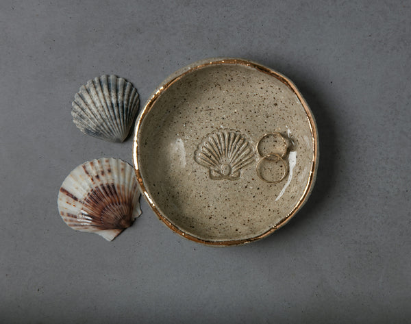 SCALLOP BOWL - SANDY CLAY