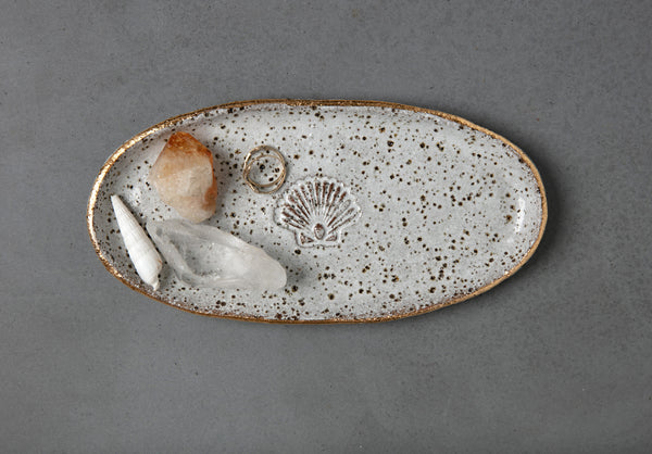SCALLOP SHELL PLATE - SPECKLED CLAY