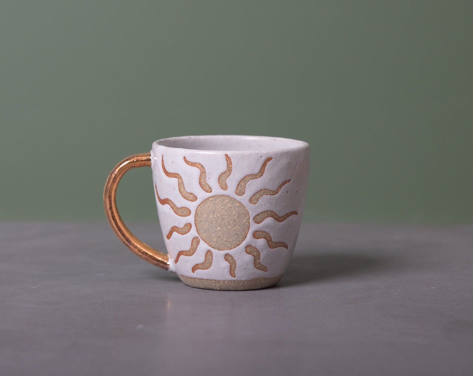 SOL MUG - GOLD HANDLE - SANDY CLAY - S/M/L
