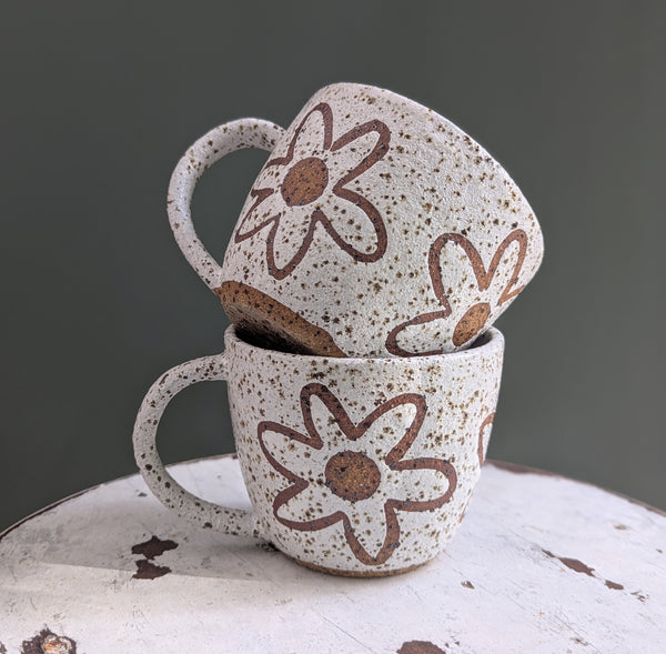 DAISY MUG - SPECKLED CLAY - S/M/L