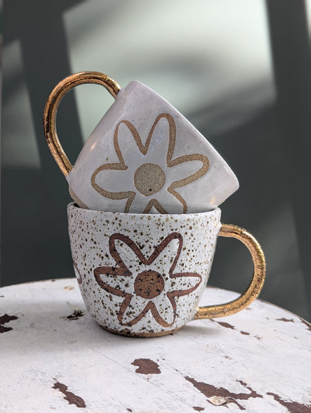DAISY MUG - GOLD HANDLE - SANDY CLAY - S/M/L