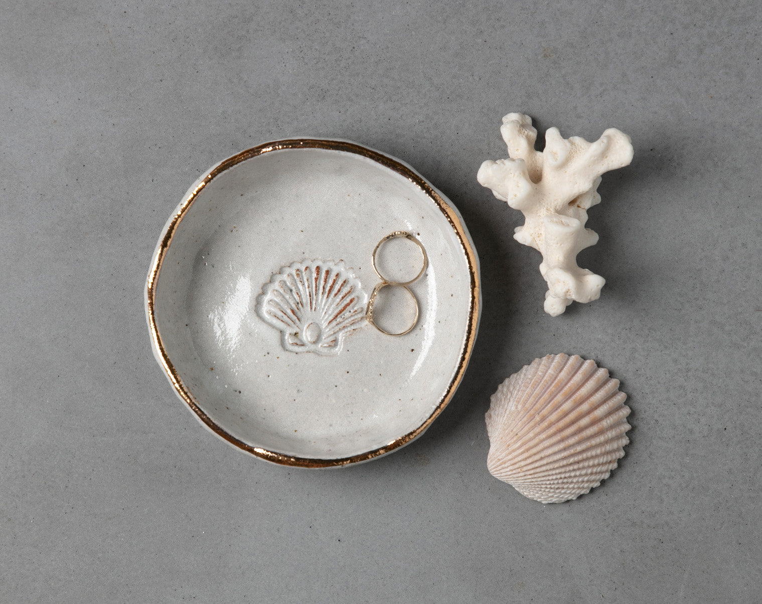 SCALLOP SHELL BOWL - SANDY CLAY