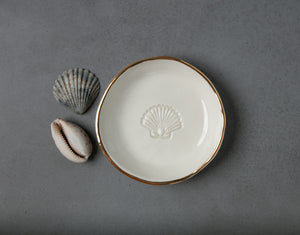 SCALLOP SHELL BOWL - WHITE CLAY