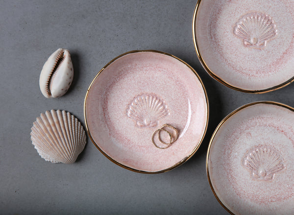 SCALLOP BOWL - WHITE CLAY - PINK OPAL GLAZE