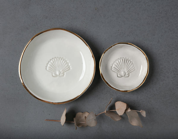SCALLOP SHELL BOWL - WHITE CLAY