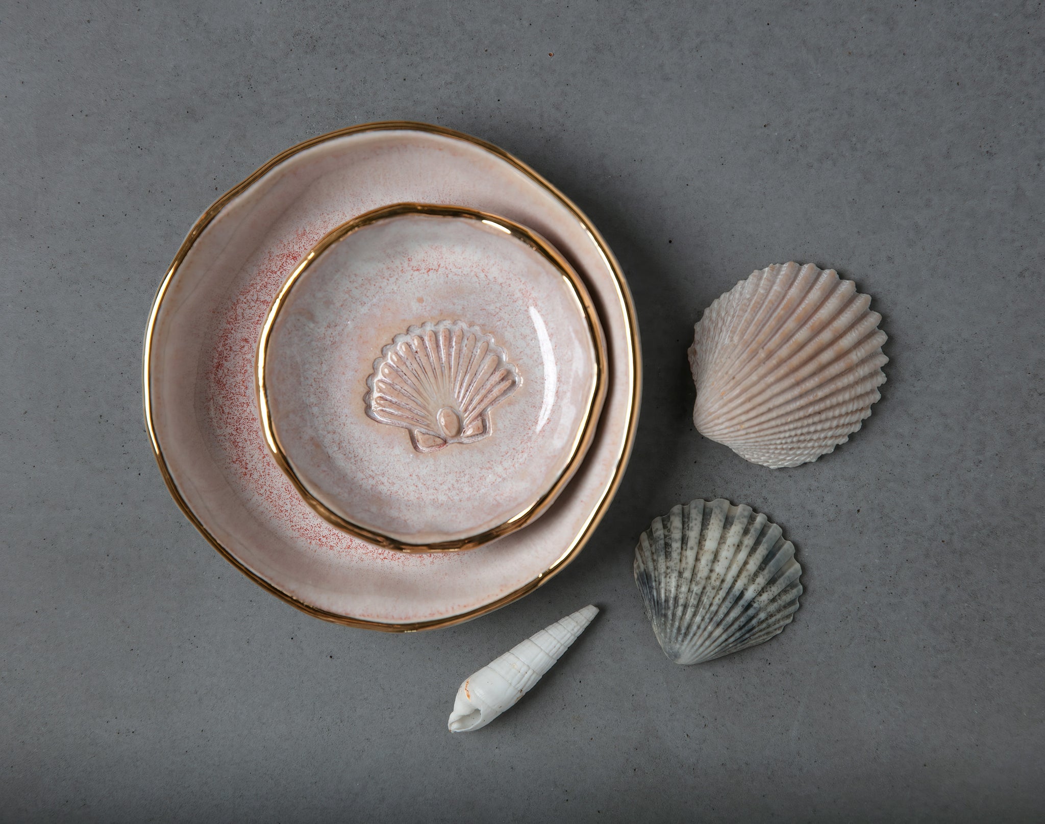 SCALLOP BOWL - WHITE CLAY - PINK OPAL GLAZE
