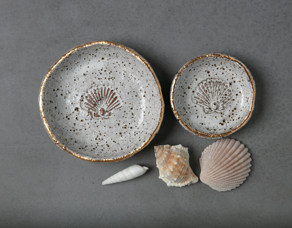 SCALLOP BOWL - SPECKLED CLAY