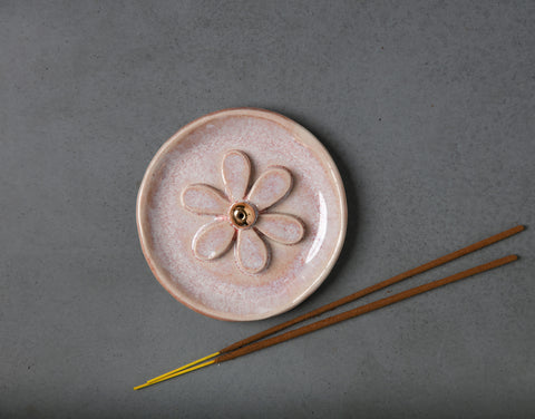 DAISY INCENSE HOLDER - WHITE CLAY - PINK OPAL GLAZE