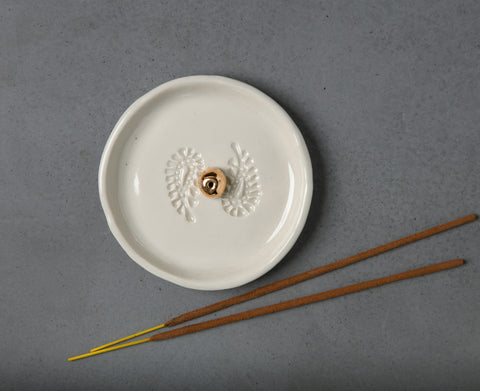 PAISLEY INCENSE HOLDER - WHITE CLAY