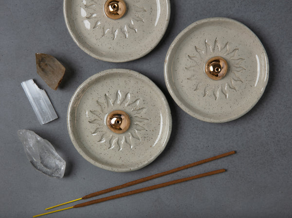 SOL INCENSE HOLDER - CLEAR GLAZE - SALT & PEPPER CLAY