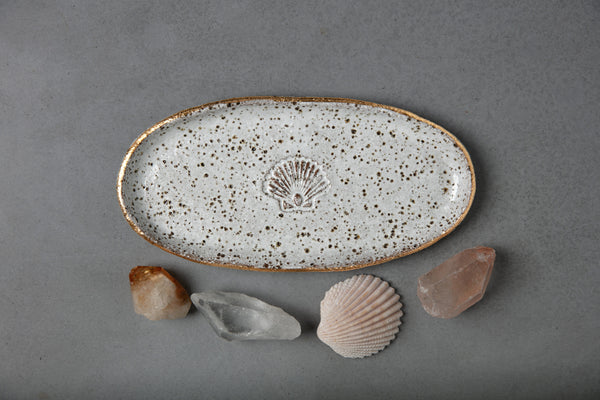 SCALLOP SHELL PLATE - SPECKLED CLAY