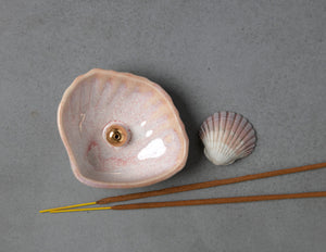 COCKLE SHELL INCENSE HOLDER - WHITE CLAY - PINK OPAL GLAZE