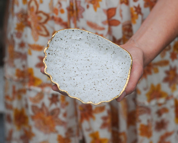 COCKLE SHELL BOWL - SPECKLED CLAY - SMALL/MEDIUM