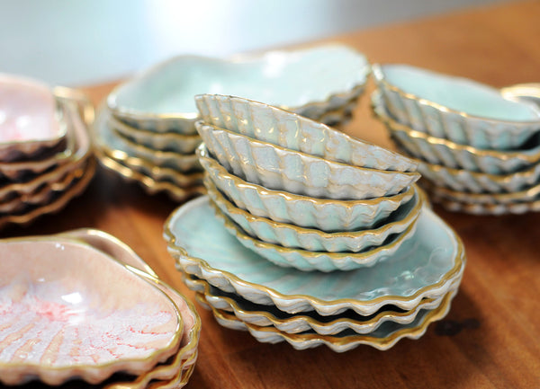 COCKLE SHELL BOWL - MINT GLAZE - WHITE CLAY - SMALL/MEDIUM