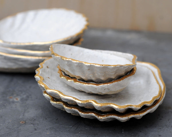 COCKLE SHELL BOWL - SANDY CLAY - SMALL/MEDIUM