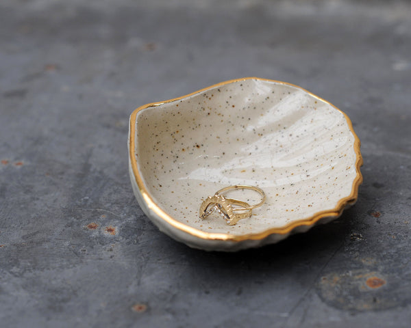 COCKLE SHELL BOWL - SALT & PEPPER CLAY - SMALL/MEDIUM