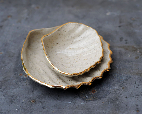 COCKLE SHELL BOWL - SALT & PEPPER CLAY - SMALL/MEDIUM